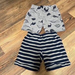 2 pair boys shorts 4T